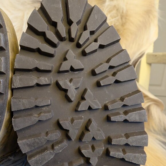 RARE Dolce Vita Military-Inspired Heeled Booties | Khaki 8.5 | Mint Condition - Picture 9 of 9